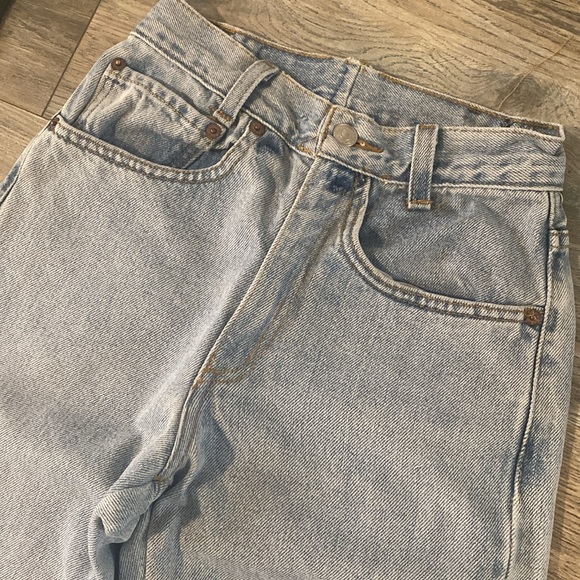 Vintage LEVIS Classic Light Blue Women's Jeans - Picture 6 of 16